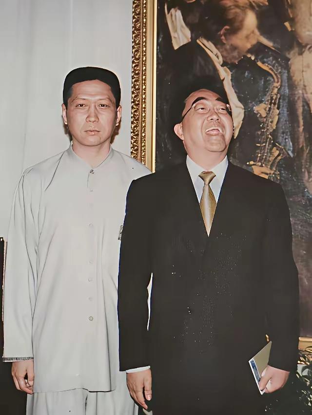 马未都技高一筹，施妙计找回好友陈逸飞赠送的雕塑作品。这是1999年陈逸飞教授受