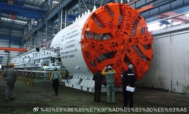 被我国打成白菜价的国外高科技。1、盾构机：进口，7亿／台。国产后，2500万／台