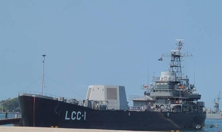 台唯一且82岁高龄两栖指挥舰即将退役！中国台湾地区海军唯一两栖指挥舰高雄