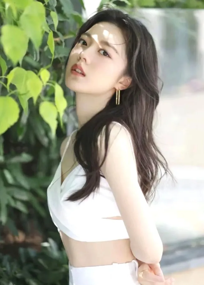 赵今麦的绝美夏日大片，每一帧都值得你收藏！