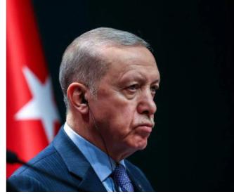 当美国要找库尔德人当美国地面的先头部队时，有两个国家直接跳出来反对了。 首先