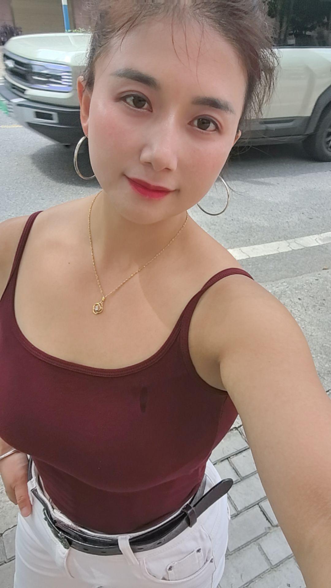 生活之所以是生活，就是各有各的无奈，各有各的苦衷，没有为什么，人人都要...