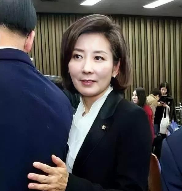 金文洙搞党内清洗，罗卿瑷被边缘化---话说，韩国政坛最近