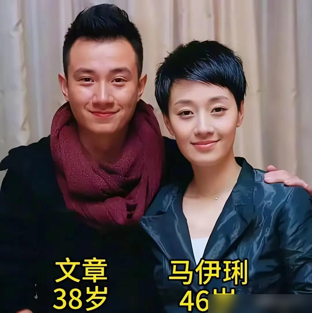 别再感动了。小李琳当掉手表，陈松伶交出全部身家，这不是嫁给爱情，这是顶级风投家在