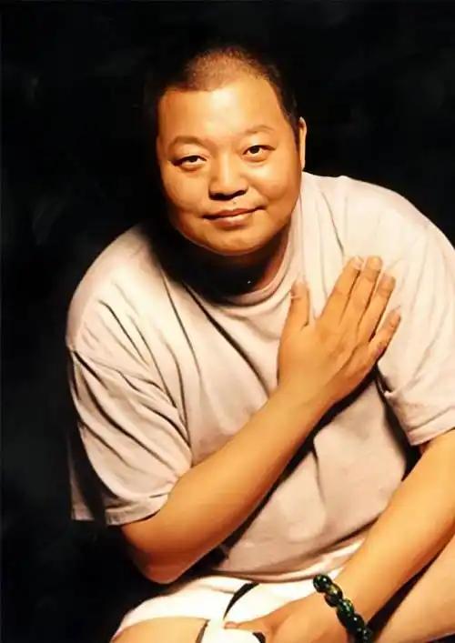 54岁臧天朔临终绝唱！卖光名表金链，散尽2000万身家续命，最后只对旧情人说一句