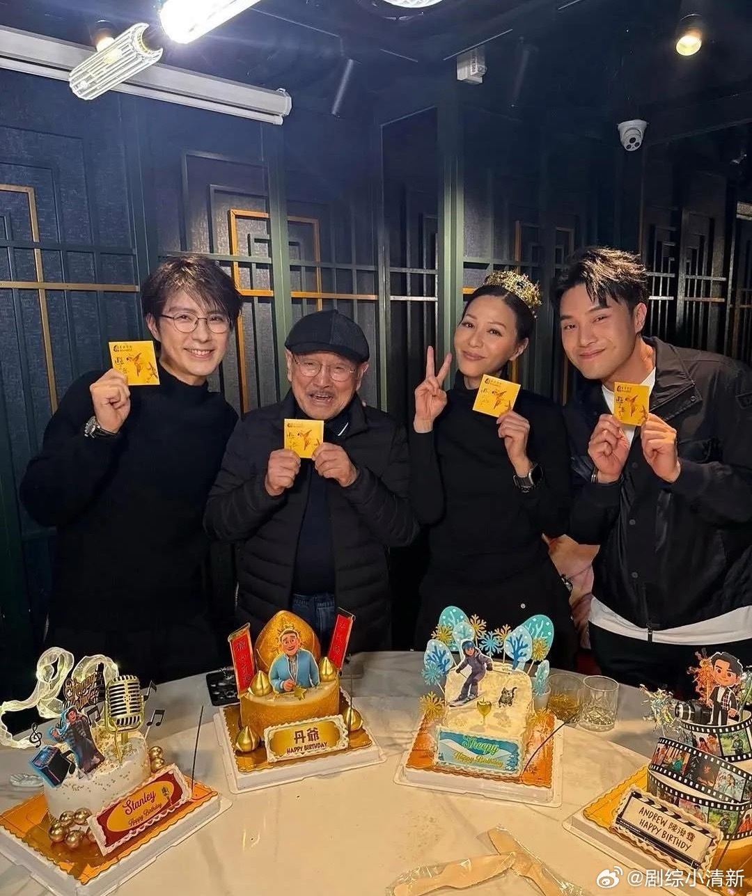 刘恺威的爸爸刘丹庆祝82岁生日，一帮大众熟悉的TVB演员为他买蛋糕庆生，彰显了他