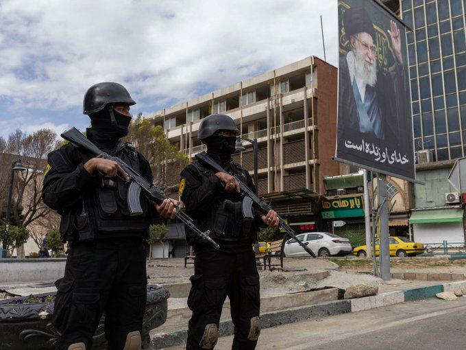 报告：伊朗伊斯兰革命卫队在德黑兰转向城市分散策略反对派和社交媒体报道显示，伊