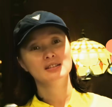 吴越这情商，太高了，太会说话了。她讨论女演员整容这件事儿，既说明了自己没有整容，