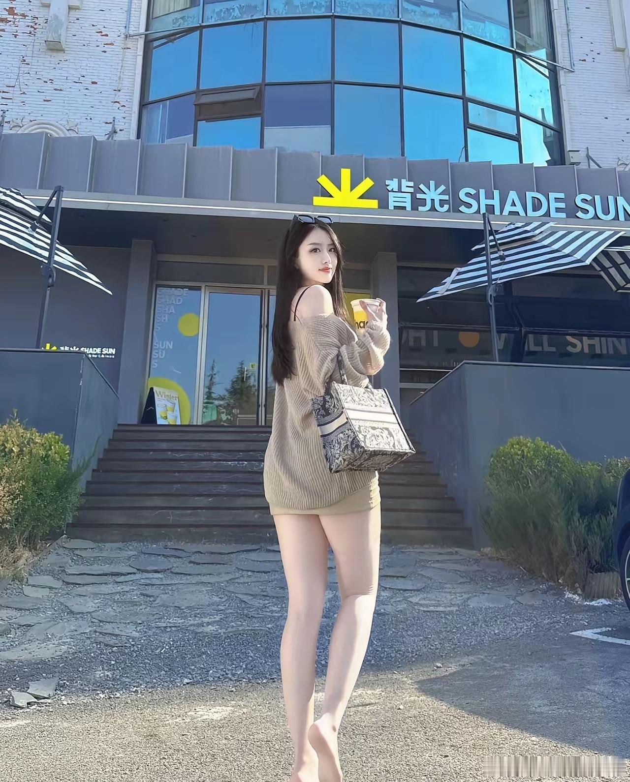 不要问爱是什么，心甘情愿都是答案