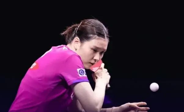 27岁的桥本帆乃香野心不小，想挑战世界第一孙颖莎的权威。她可是目前世界排名最高的