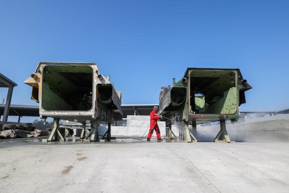 位于左营基地的伪台海军<em>两栖</em>履<em>车</em>保修工厂，是负责伪台海军AAV7<em>两栖突击车</em>维修与保