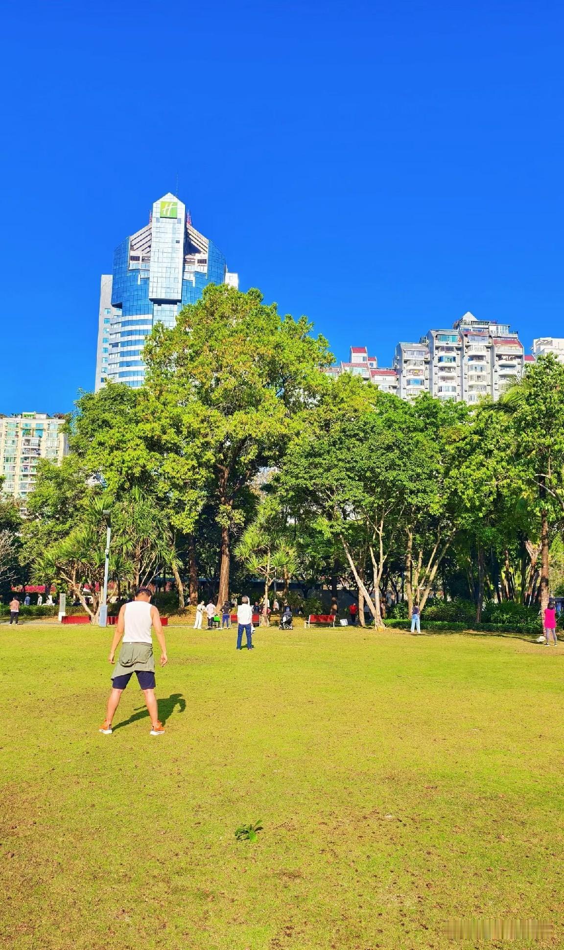 过了五十岁，有了一定年龄和阅历，你才会发现，余生的底气不是钱，不是车子，不是房子