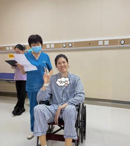 李盈莹退役是最明智的选择近日，中国女排主力主攻李盈莹官宣心脏手术顺利完成，目