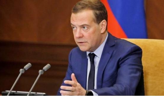 美国国会提交了关于吞并格陵兰岛的法案。 梅德韦杰夫：格陵兰岛居民可以投票加入