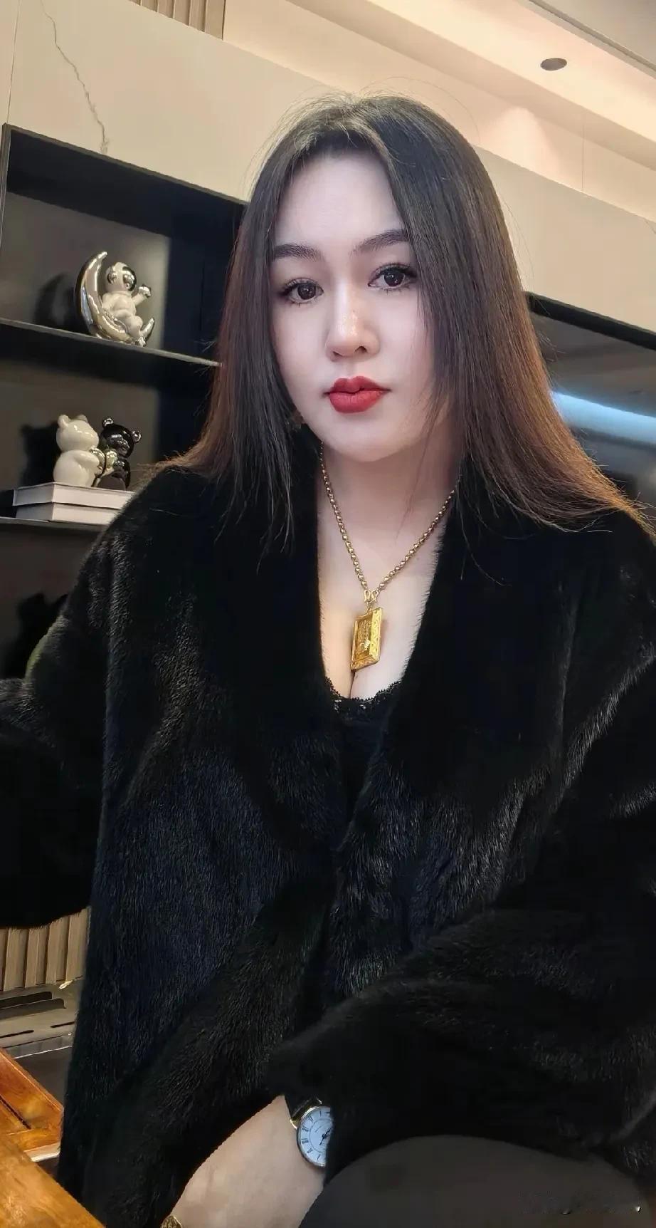 86年40岁有不嫌弃的可以交个朋友吗都说女人四十一枝花正是最好的年华