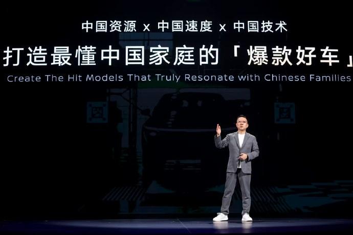 东风日产N6是真的有点东西，上市首月卖了6822台，直接登顶合资插混销冠，10