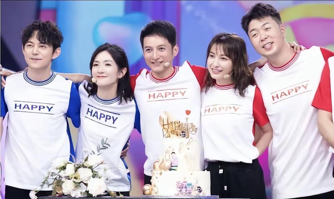 查杜海涛学历时我是真惊了——快乐家族里，何炅北外老师，谢娜本科，李维嘉浙传专业第