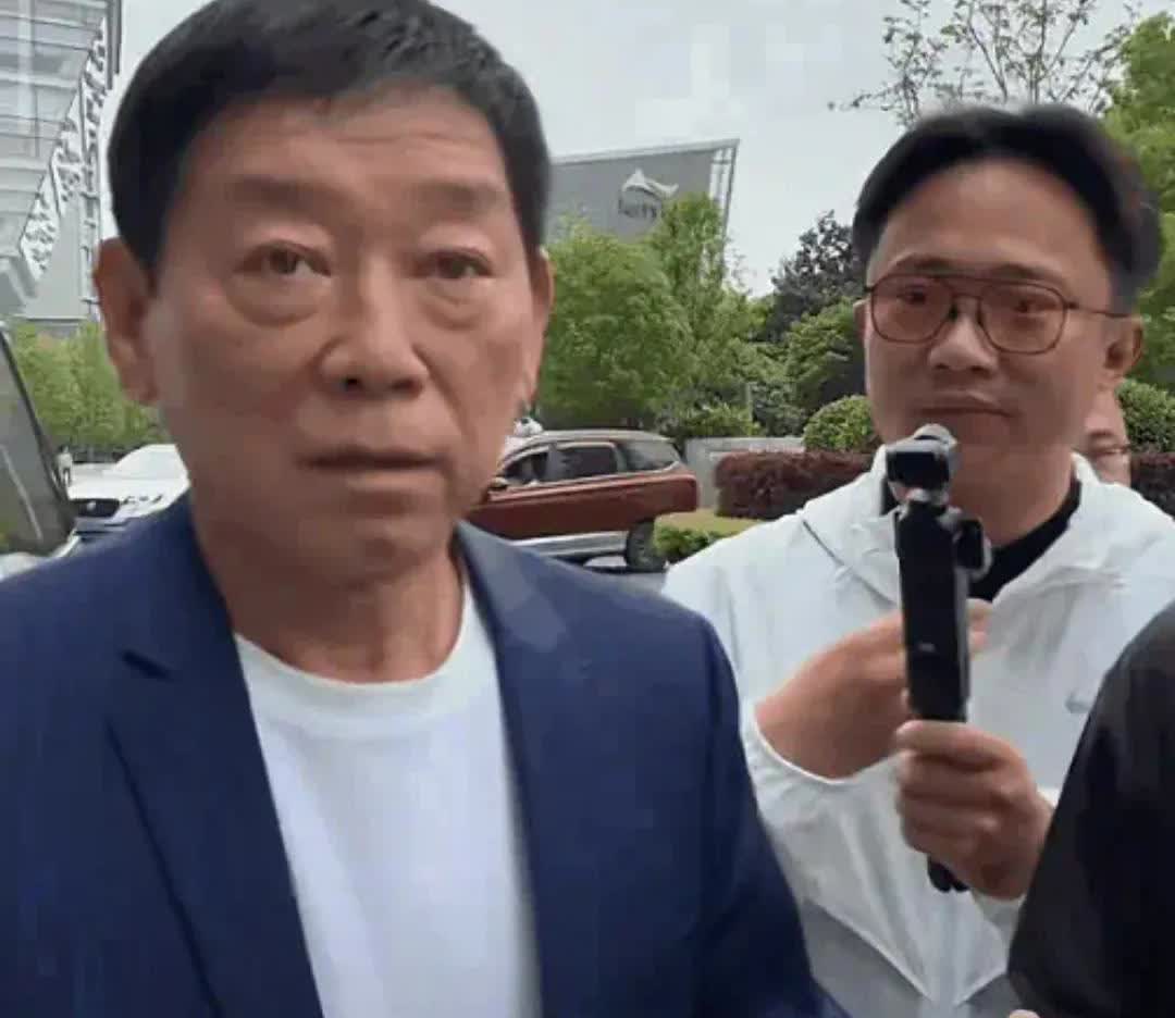 长城魏总这回答我给满分。记者问魏建军，长城高山是否是最安全的MPV？这个问题可是