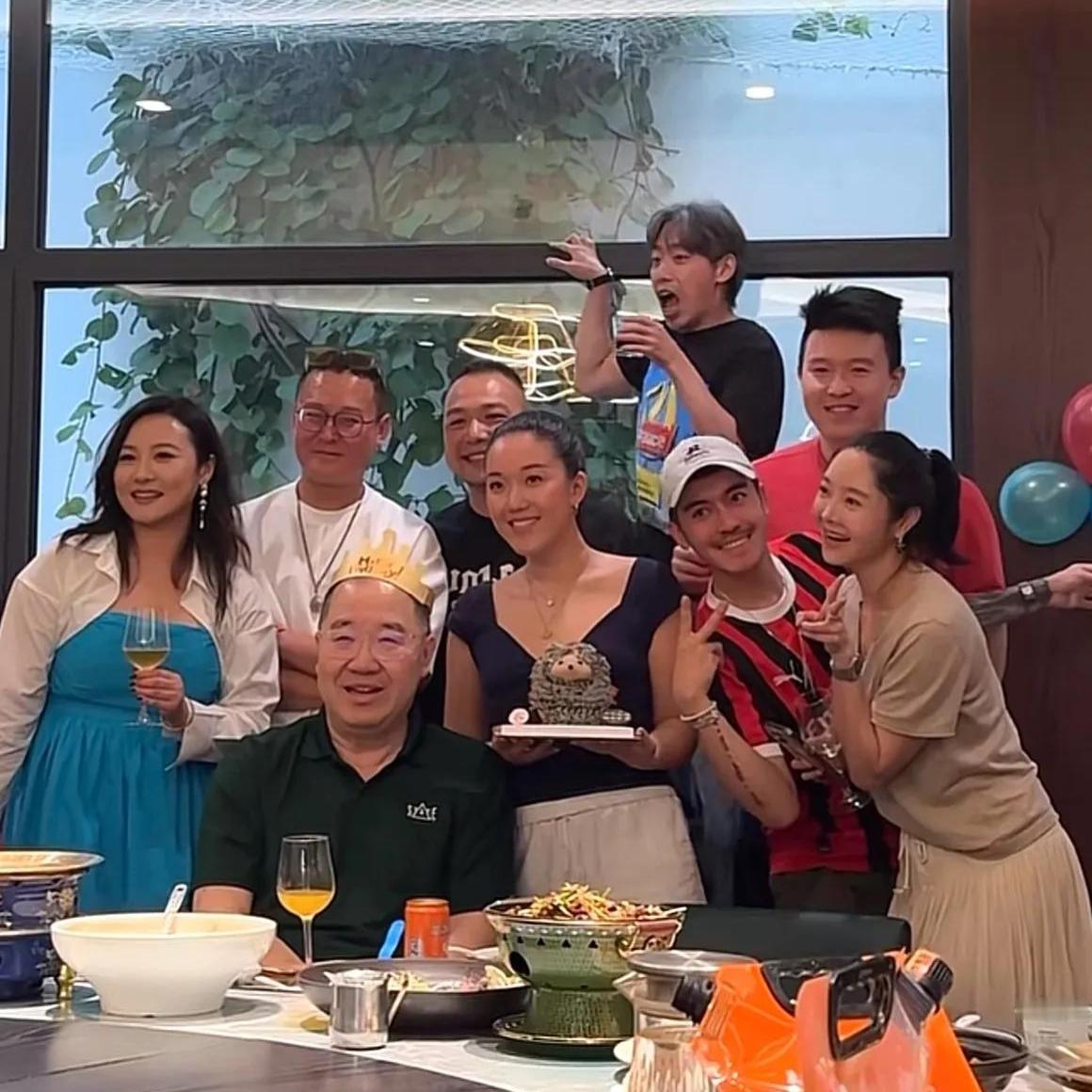 世事轮回！英达66岁寿宴冷清，对比宋丹丹差距太扎心英达66岁生日，仅妻子梁