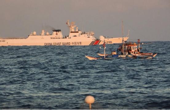 黄岩岛发生激烈对峙！2026年1月31日报道，轰-6k在黄岩岛战备警巡，菲律宾高