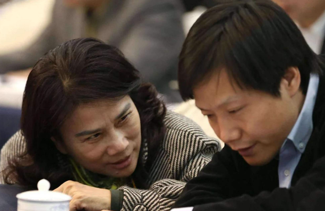 董明珠再发“大红包”, 雷军“0分红”又陷风暴眼