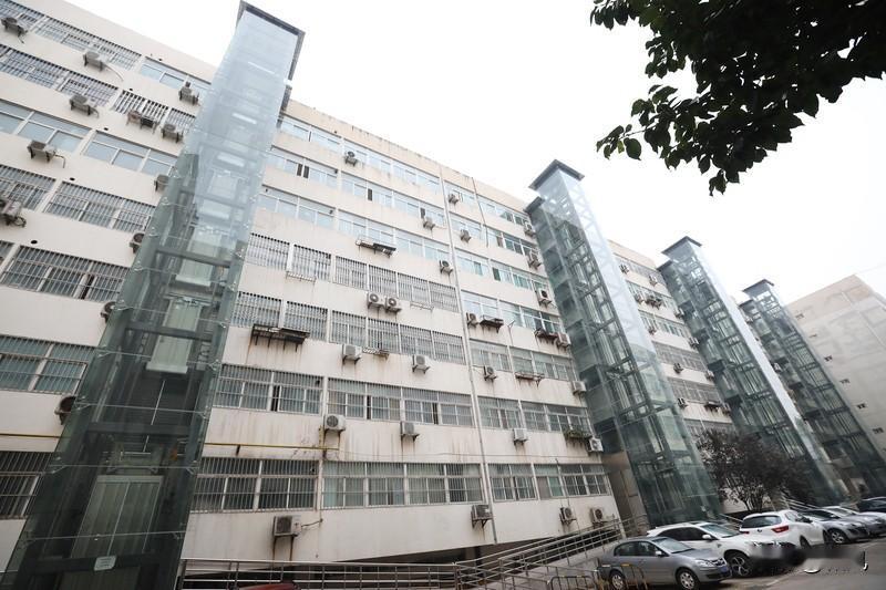 这个事情怎么评价好呢，公积金可以用来给老房子装电梯。最近有媒体报道：公积金改