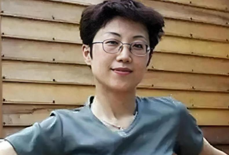 背叛中国、又出卖美国！臭名昭著的华裔双面间谍高瞻，下场如何？2001年2月1