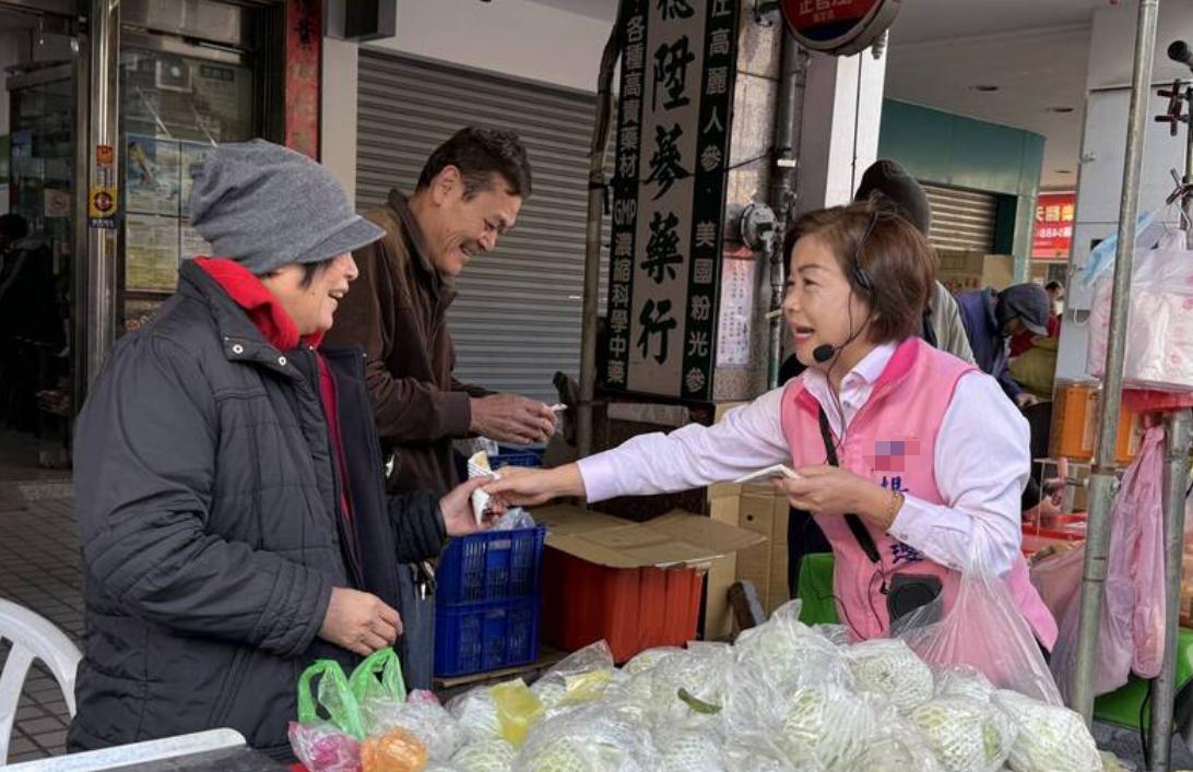 全天扫街拜票！杨琼璎拼台中市长初选傍晚直捣何欣纯本命区国民党立委杨琼璎继昨