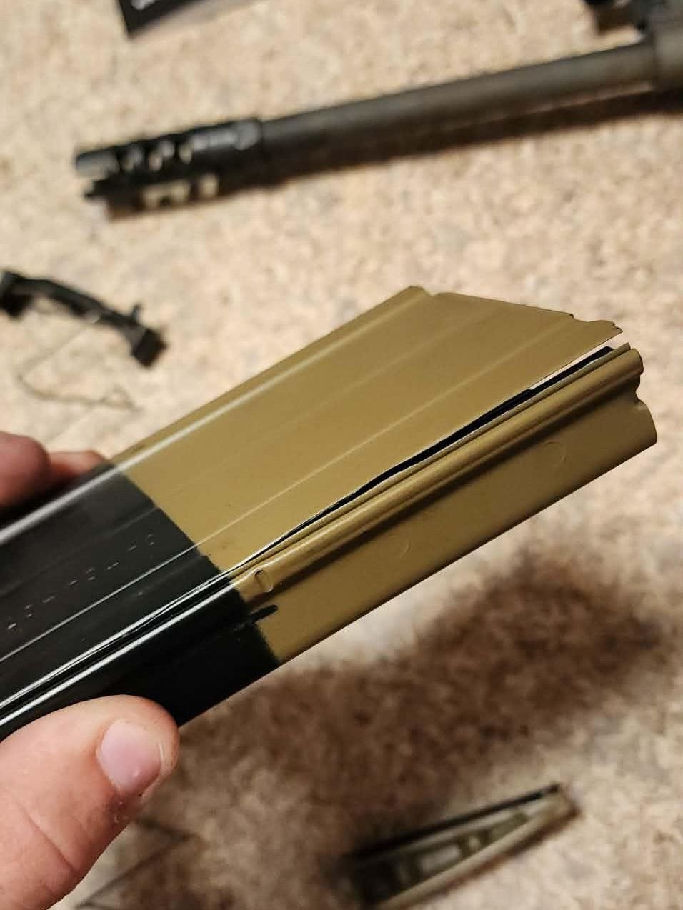 烽火问鼎计划FNSCAR17S步枪在未关闭枪机的情况下射击时出现的弹药爆
