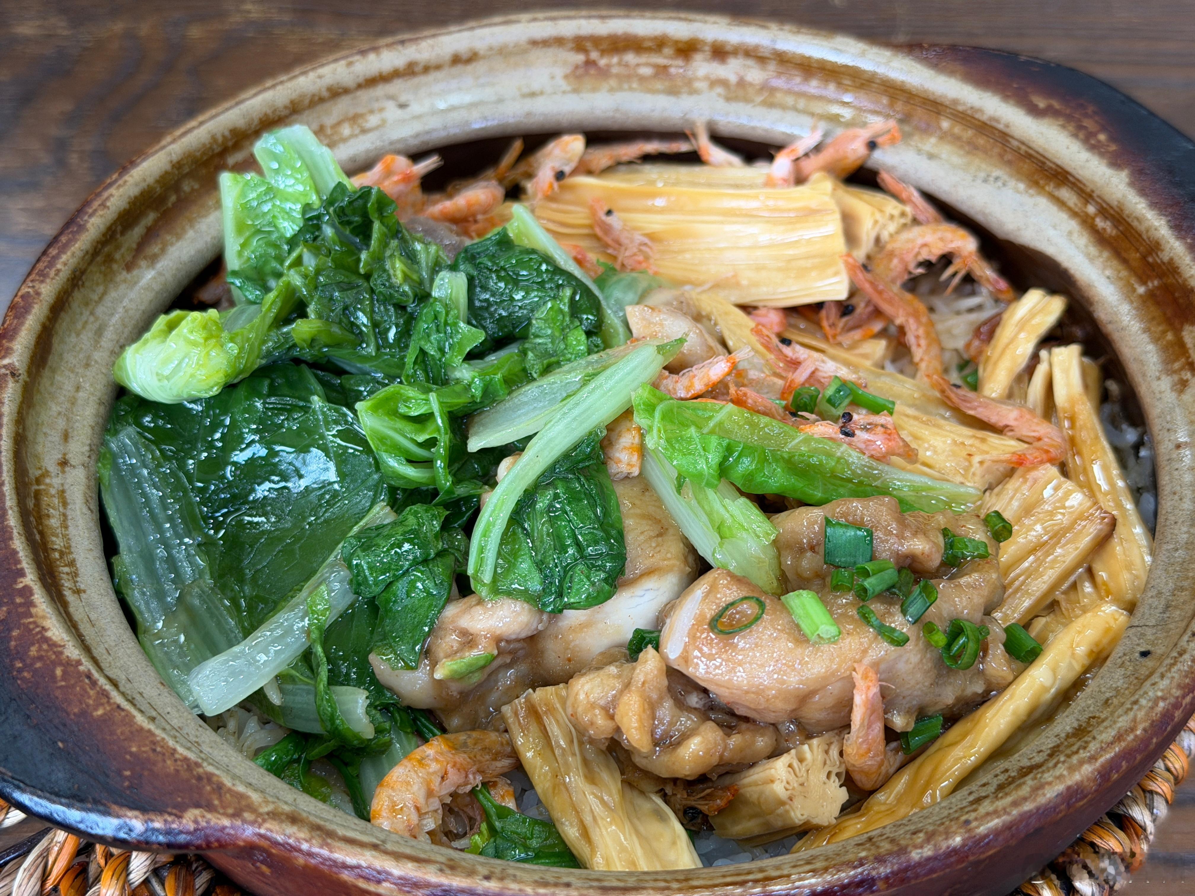 吃份煲仔饭，回北京啦。​​​