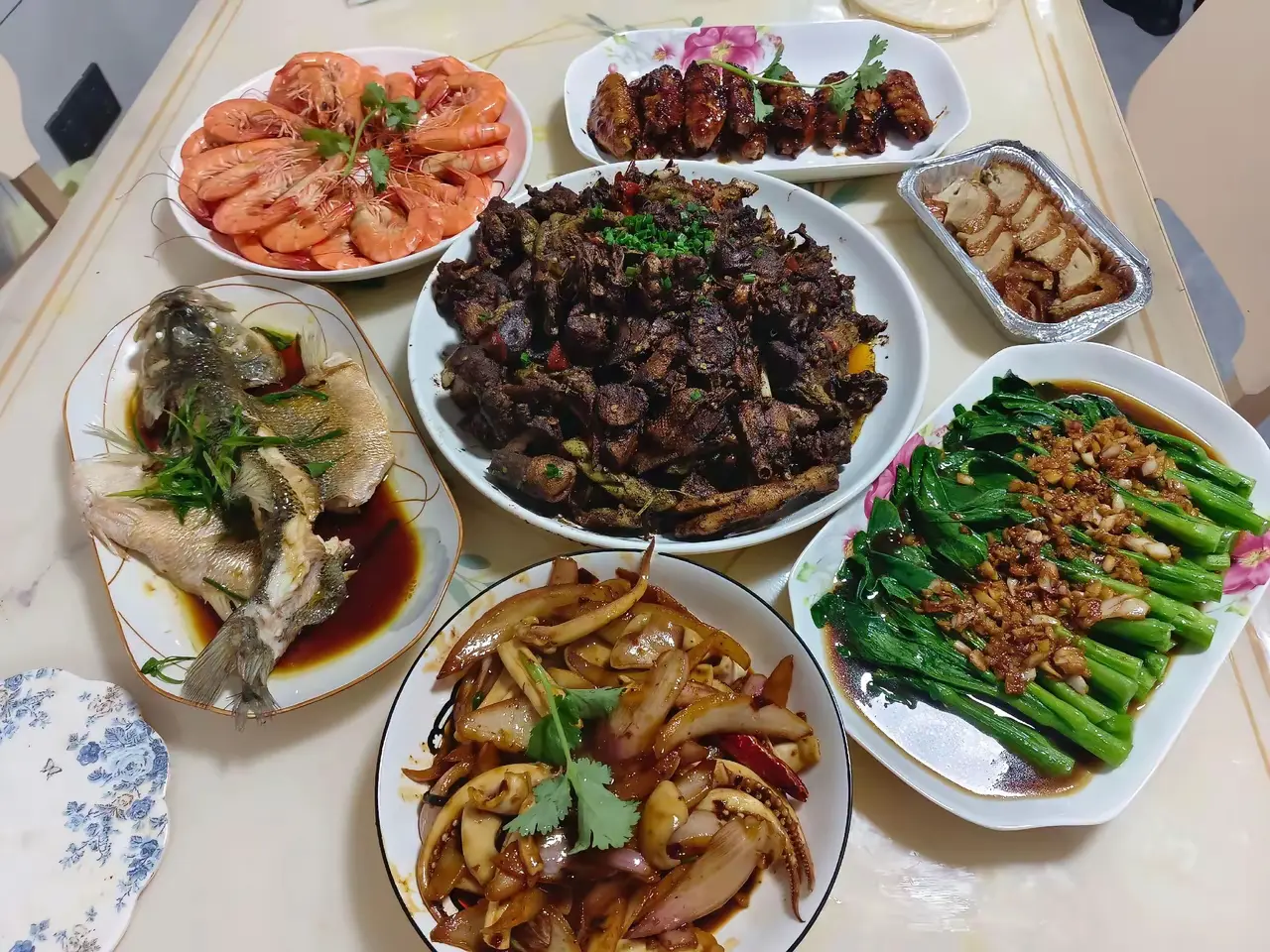这菜合你胃口吧，来我家一起吃