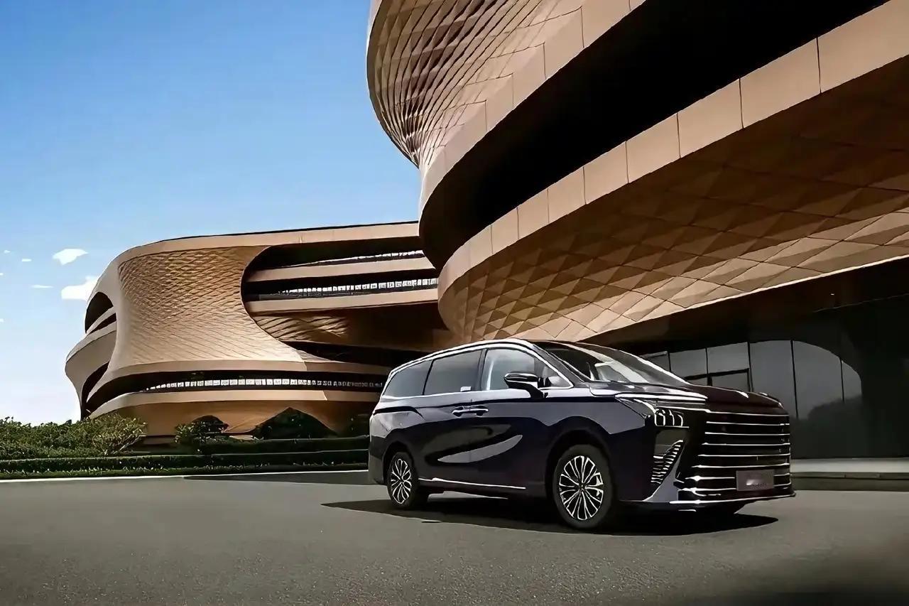 东风现在知道拥抱华为是真香啊！大家发现最近火热的华为三境，上汽，广汽，东风，这