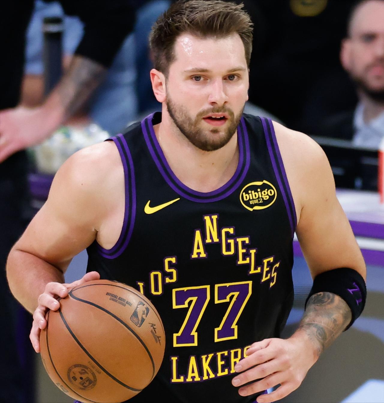 湖人未来5场比赛对手：3月22日，客场，对阵魔术3月24日，客场，对阵活塞