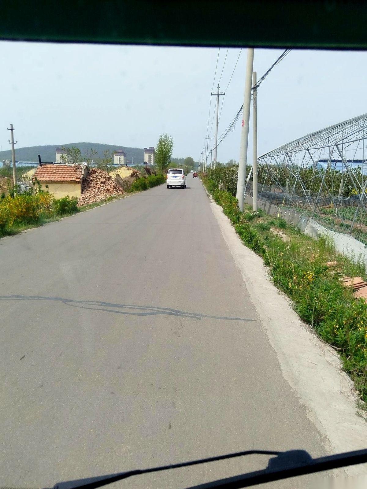 县城事业编，全款房，在编教师未婚妻。我这侄子的人生，马上就要一步到位了。三哥一