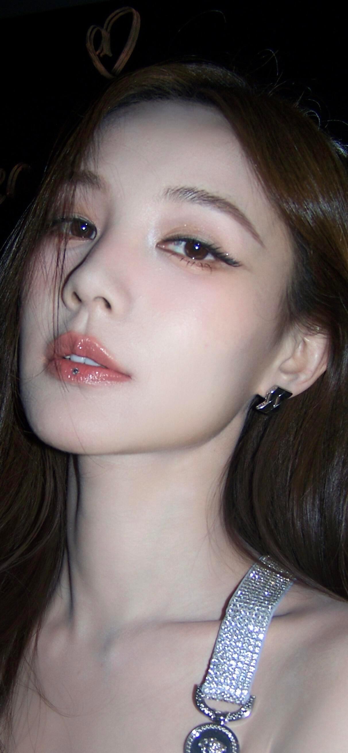 李一桐怼脸吸睛到了极点