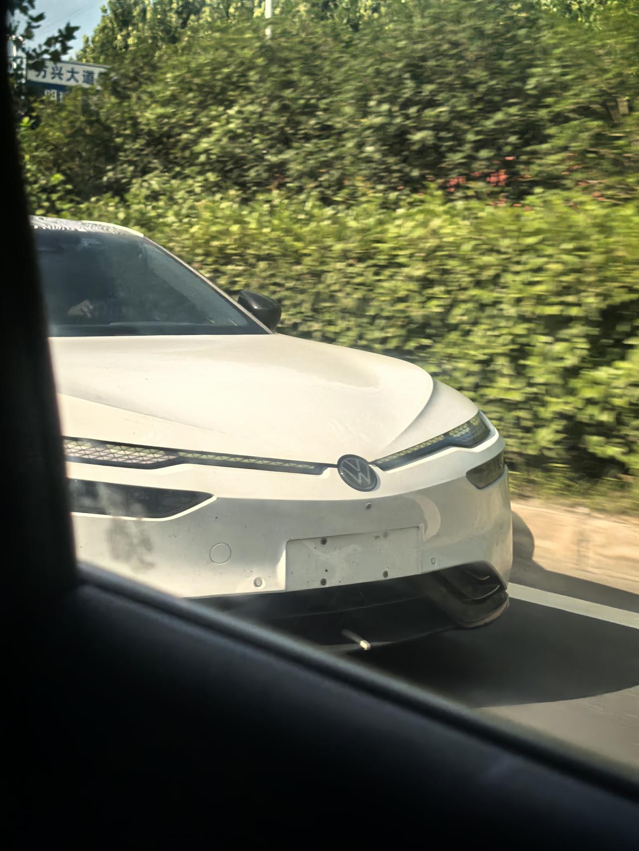 金标大众，这款测试车，已经开始大马路上公开跑了！​​​