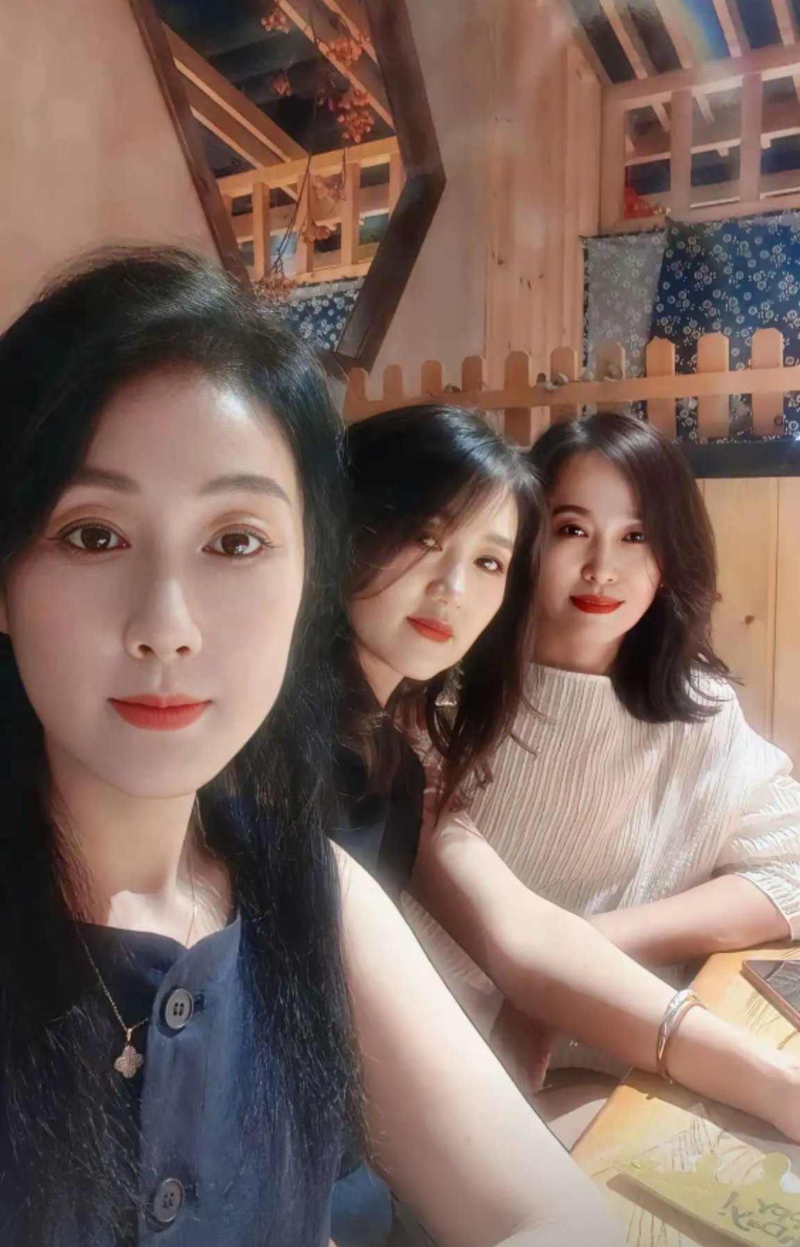 依你的审美观，三位美女谁最漂亮？