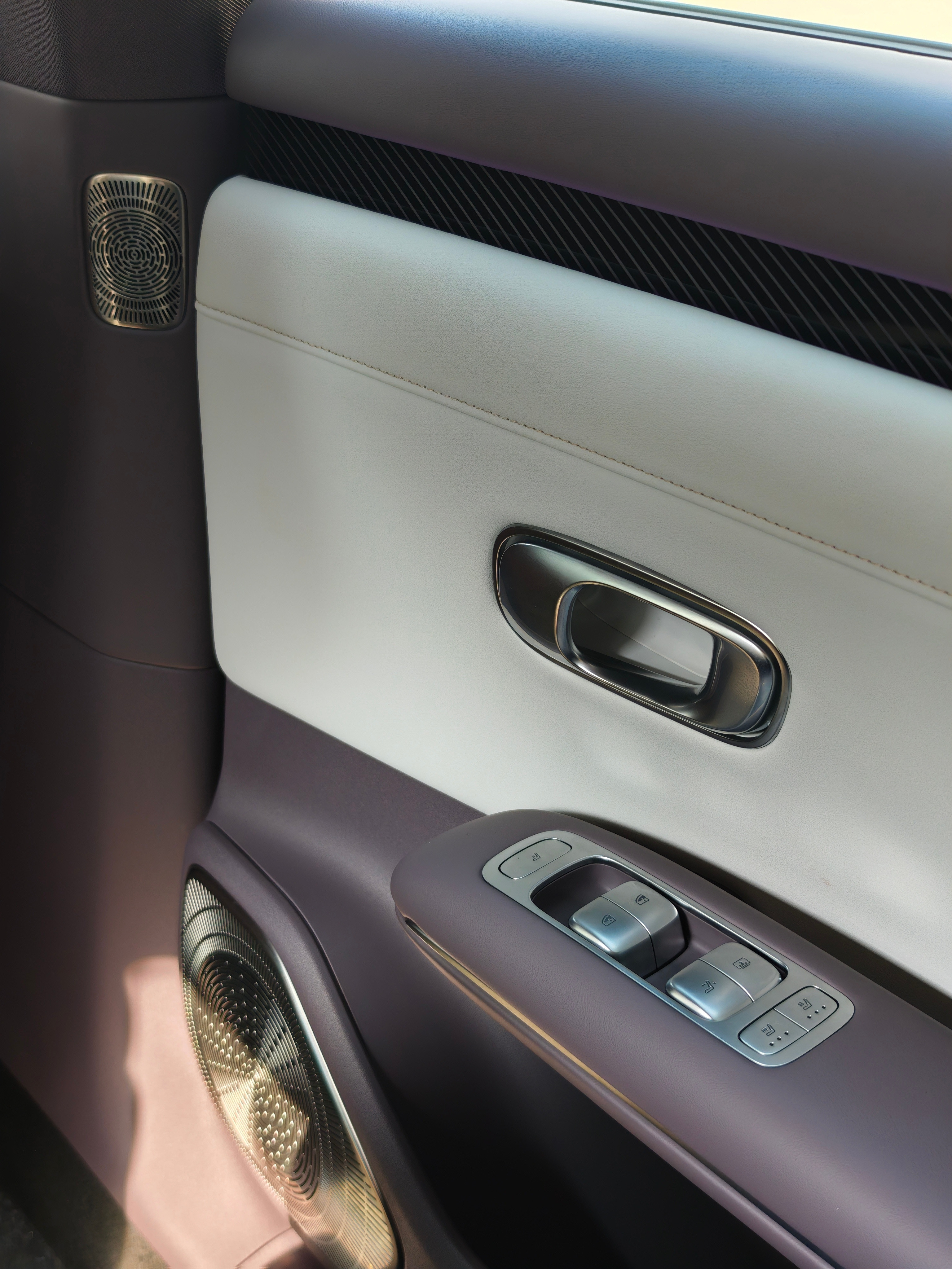 这tm是一台13万的轿车该有的配置吗😡​​​