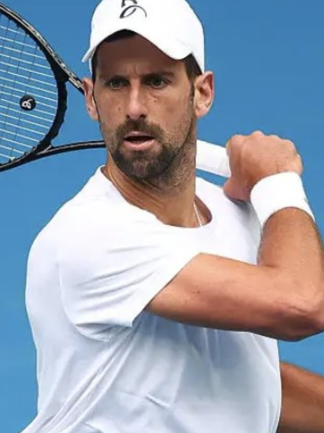 德约科维奇你闹的眼睛肿么了？