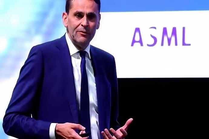 荷兰光刻机巨头ASML的CEO，一句话把整个欧洲的脸给抽了。ASML的CEO