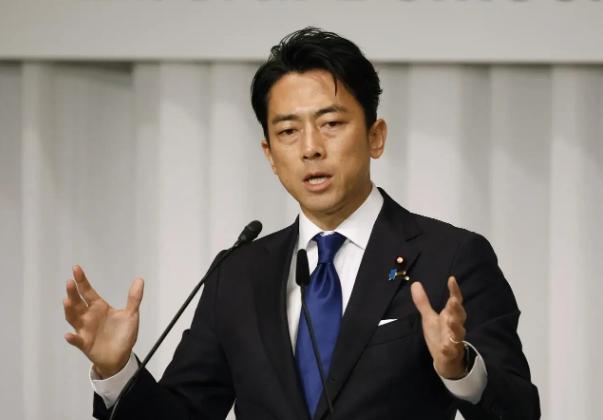 小泉进次郎的专机还没落地，中国的大门就已经焊死！但对茂木敏充，北京特意留了一道缝