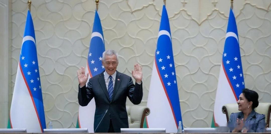 新加坡国务资政李显龙结束对哈萨克斯坦和乌兹别克斯坦的八天访问前，接受随行媒体采访。他指出，新加坡与中