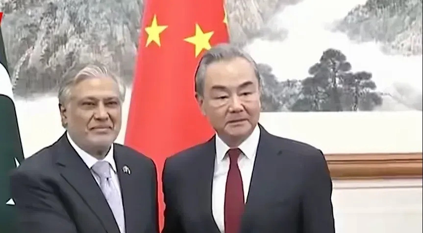 巴铁求助印度闹腾巴铁终于撑不住了，向中国求援！咱们中国一