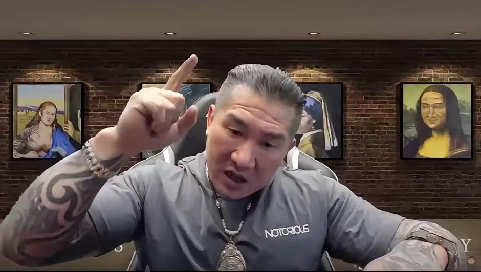 馆长这一招让赖清德不知所措。最近，民进党要以恐吓罪起诉馆长，指控其2025年1