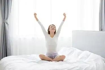 早上起床后，第一件事不是排便，也不是喝水，早知道早受益！早上醒来，很多人第一