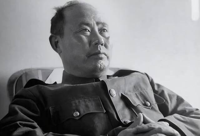 1949年，李文坚决拒绝北平和平起义，傅作义再三苦劝挽留，他态度决绝直言：“我与