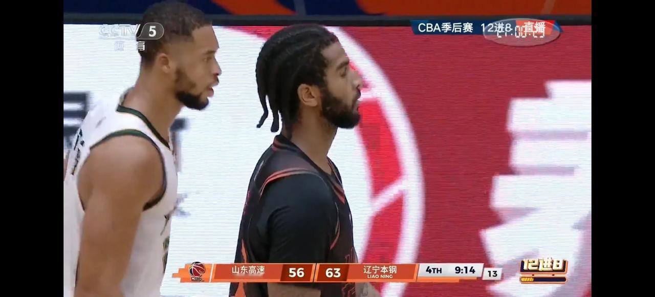 有多少人看不习惯克里斯这种悠悠达达飘飘呼呼的身体姿态。克里斯就是这种风格，可能