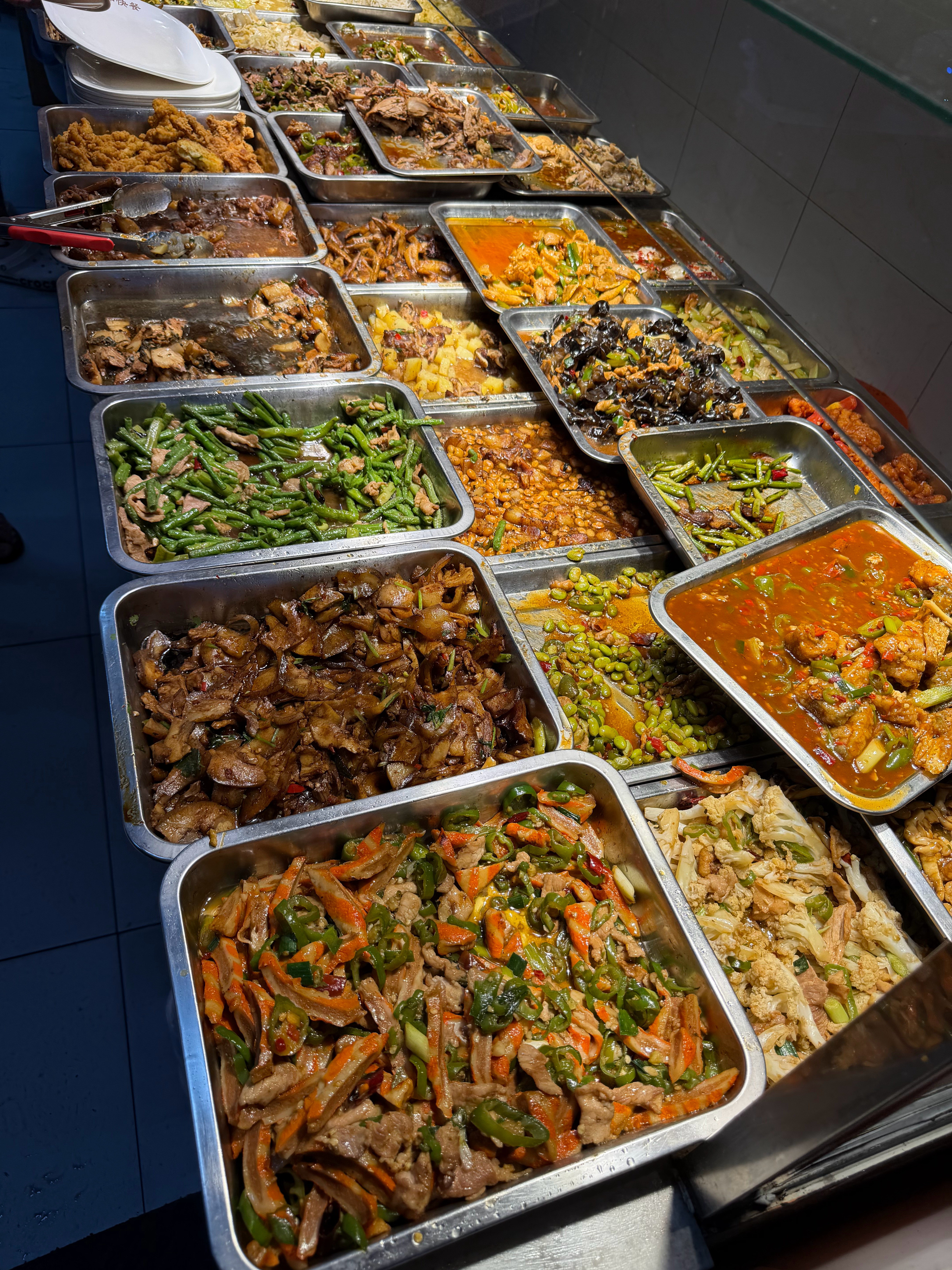 做饭还做个锤子，真不如潮汕快餐，15元竟然能有3荤1素，而且份量还大，不仅有雪碧