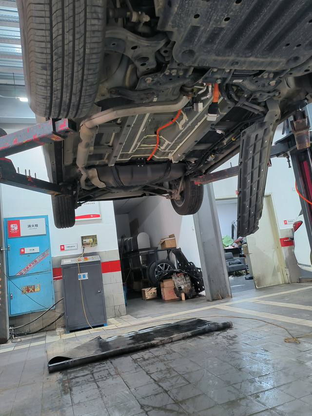 后台通知电池异常换电池什么鬼！（售后打电话我还以为是骗子）自己不觉得电池有问题