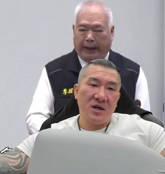 馆长在昨天的直播中说，季麟连他是非常熟悉的，当年他在台海军陆战队服役的时候，季麟